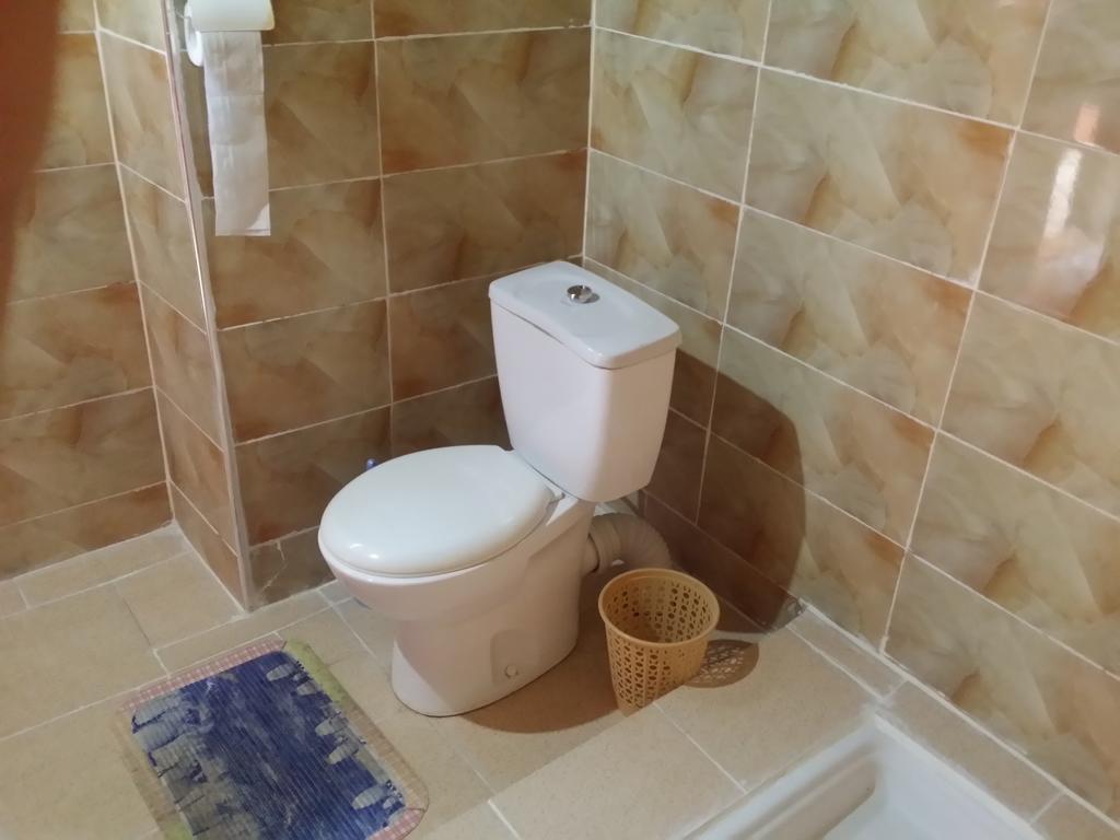 Habitación Individual con ducha y aseo compartidos